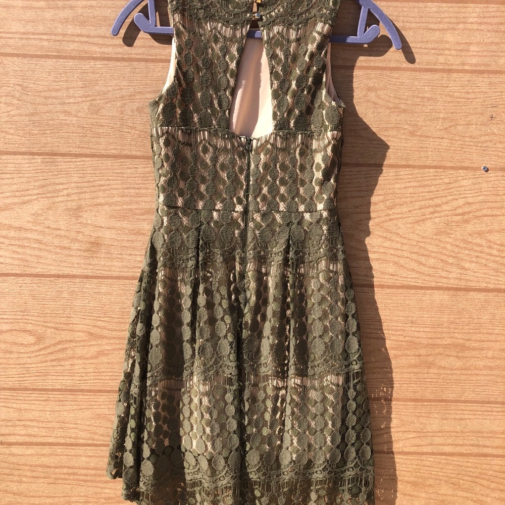 Green Lace Dress - Picture 4 of 5